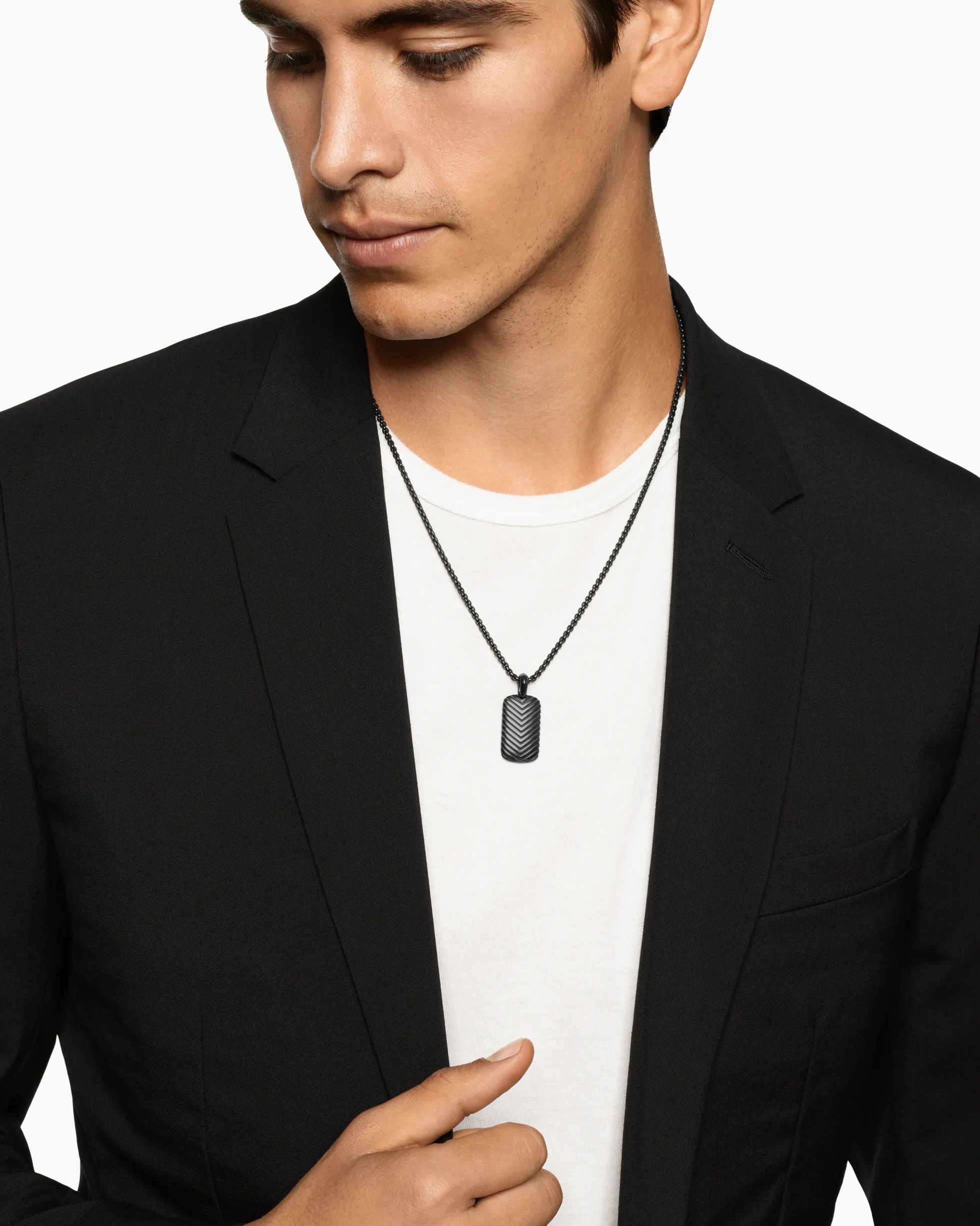Chevron Tag Black Titanium, 27mm