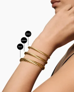 Sculpted Cable Buckle Bracelet 18K Yellow Gold with Diamonds, 6.2mm